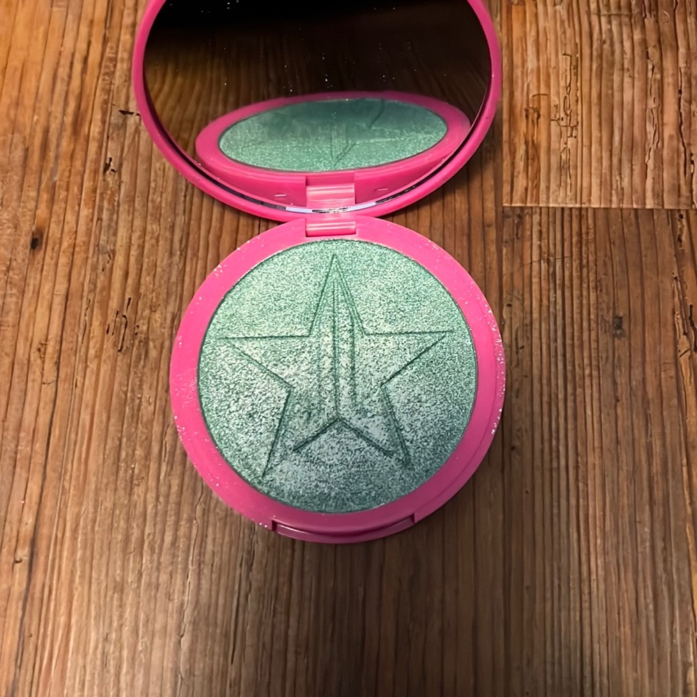 Jeffree star mint condition skin frost highlighter